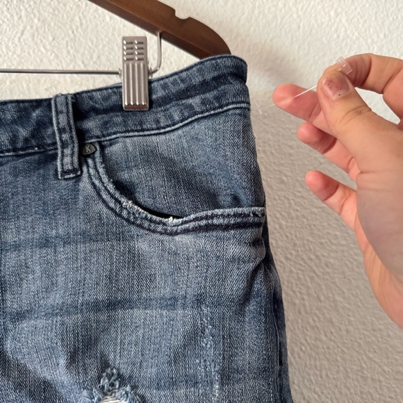 Kut from the Kloth Madeline Boyfriend Denim Plus Short 14 Casual Everyday Style - Picture 5 of 16